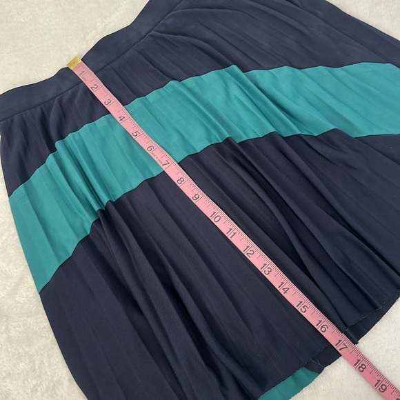 LACOSTE Women’s Sport Tennis Technical Mesh Pleated Striped Skirt 38 Medium - Picture 6 of 8